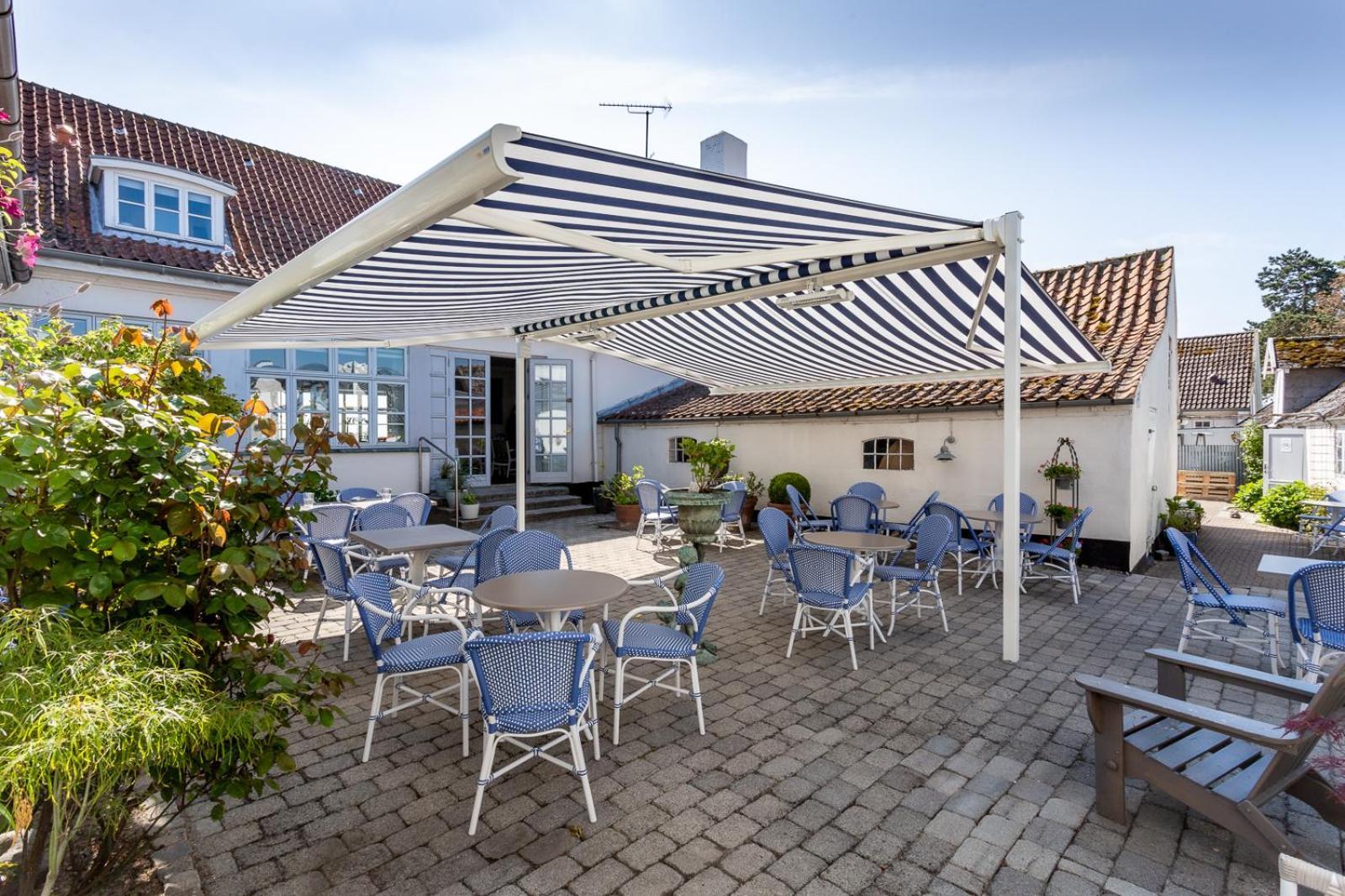 Rodvig Kro Og Badehotel Buitenkant foto