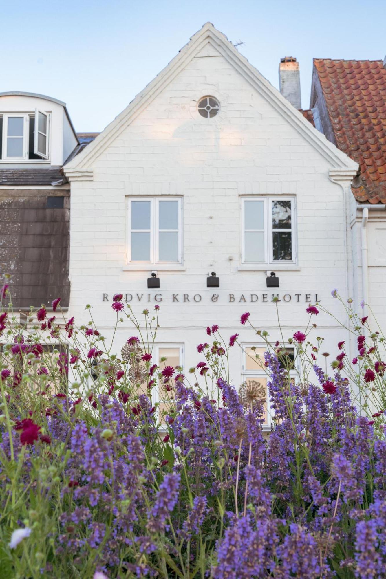 Rodvig Kro Og Badehotel Buitenkant foto